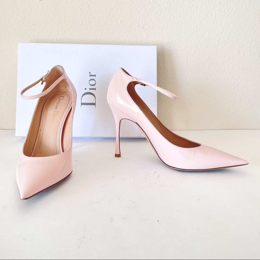 Dior D-Strap Pump